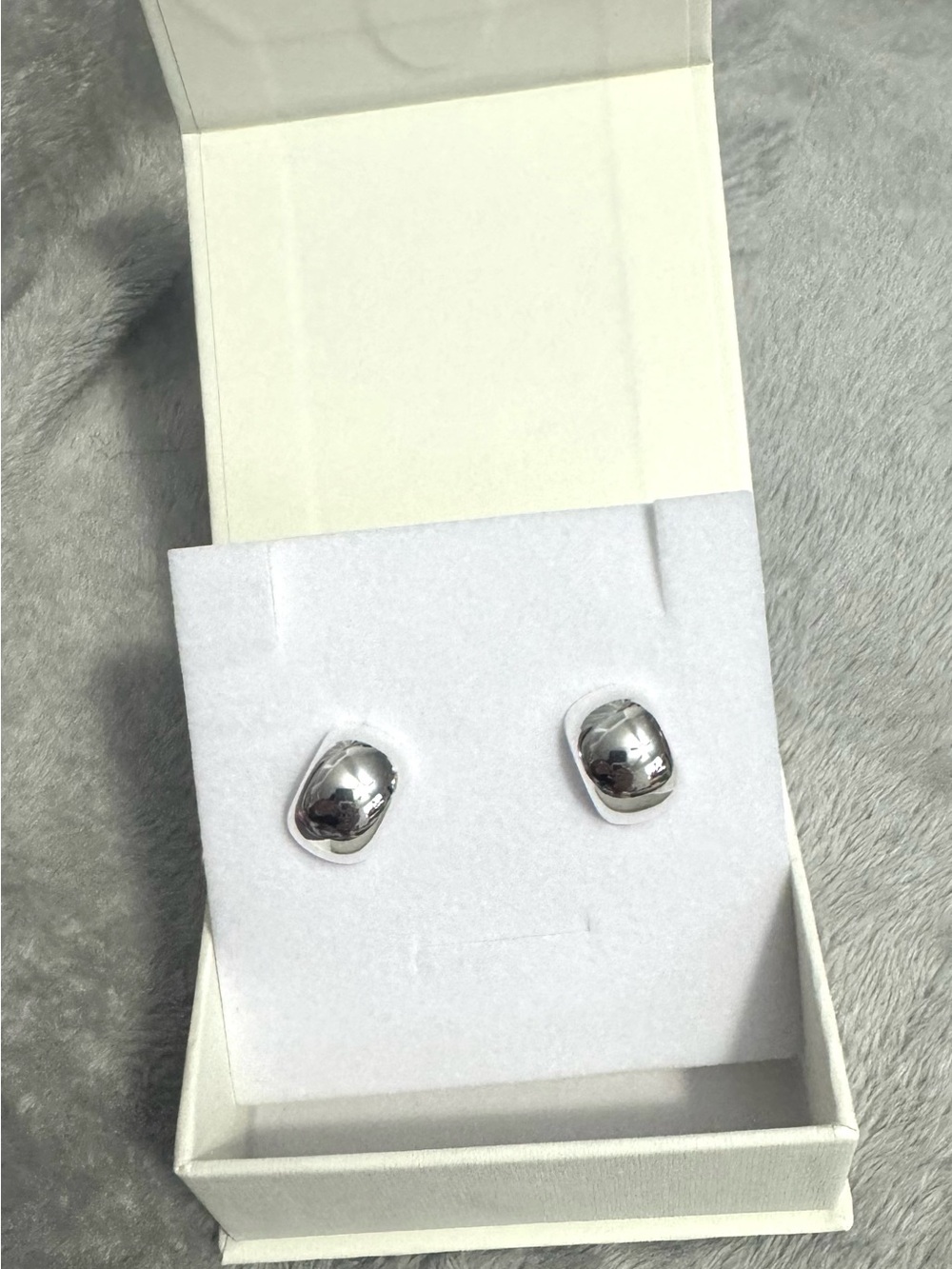 Classic Polished Silver Ky Hoop Earrings for Women